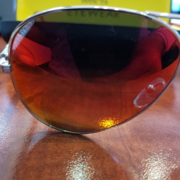 COPY - Invicta Red Mirrored Sunglasses - Picture 3 of 6